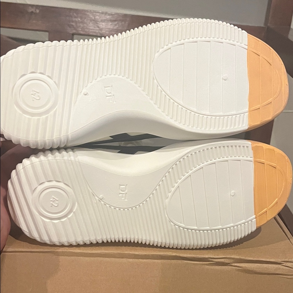NWT De Florence Cloudea Sneakers. Size 42. - Picture 10 of 11